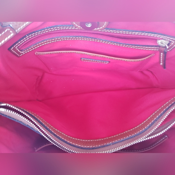 Y2K EUC Dooney & Bourke Leather All Weather Handbag Crossbody!!!! - Picture 10 of 16
